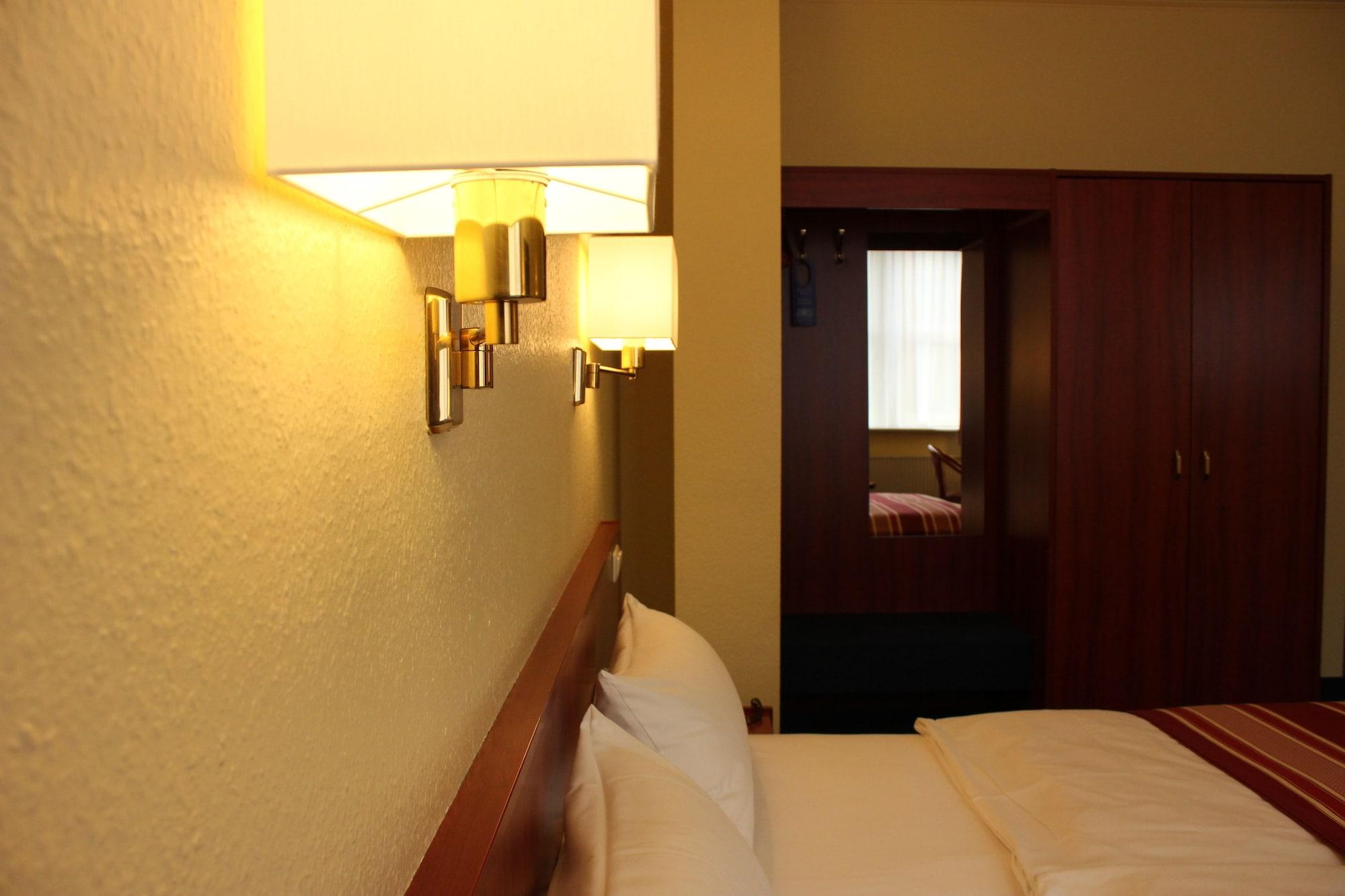 Cabo Nonsmoking-Hotel 함브루크 외부 사진